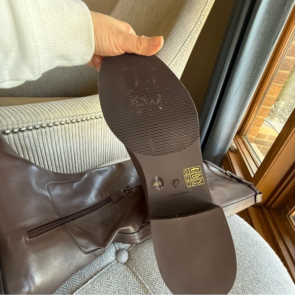 Stuart Weitzman Brown Leather Knee-High Boots - Picture 8 of 8